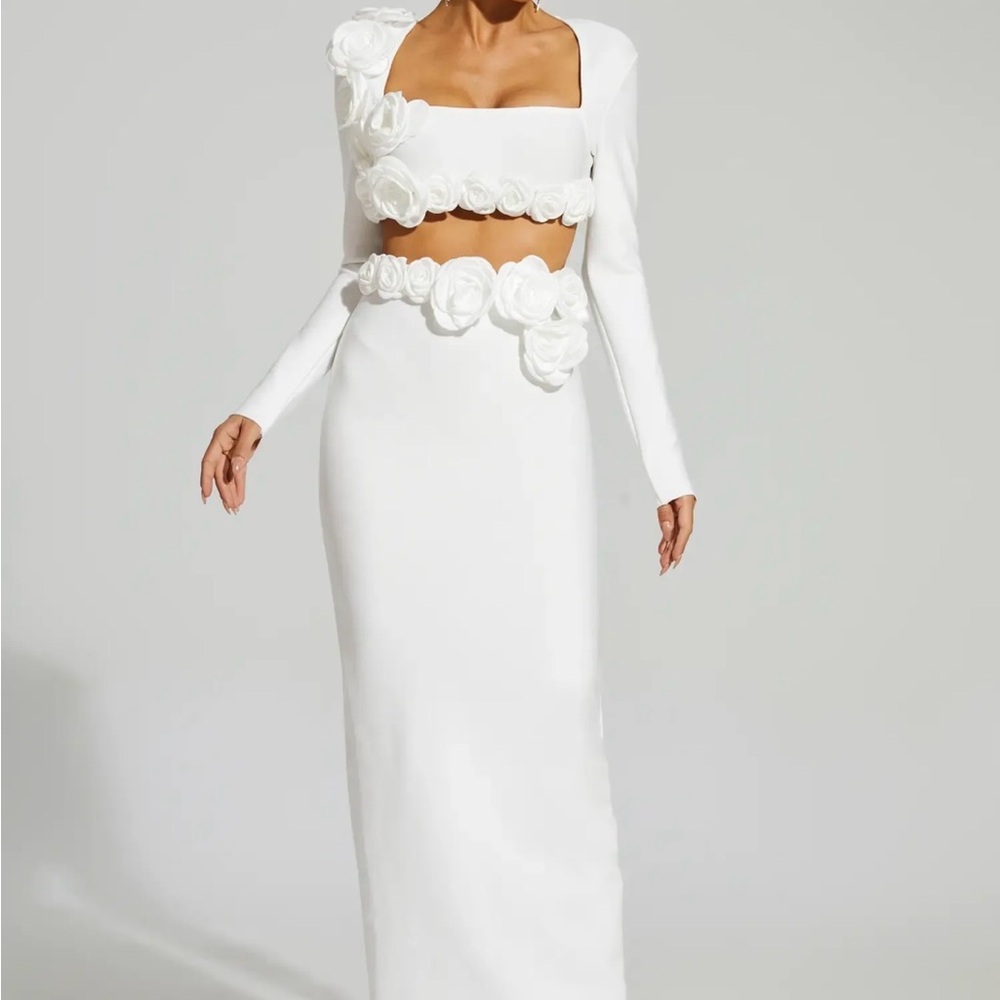 TheRealReal  White Floral Appliqué Cropped Top skirt set